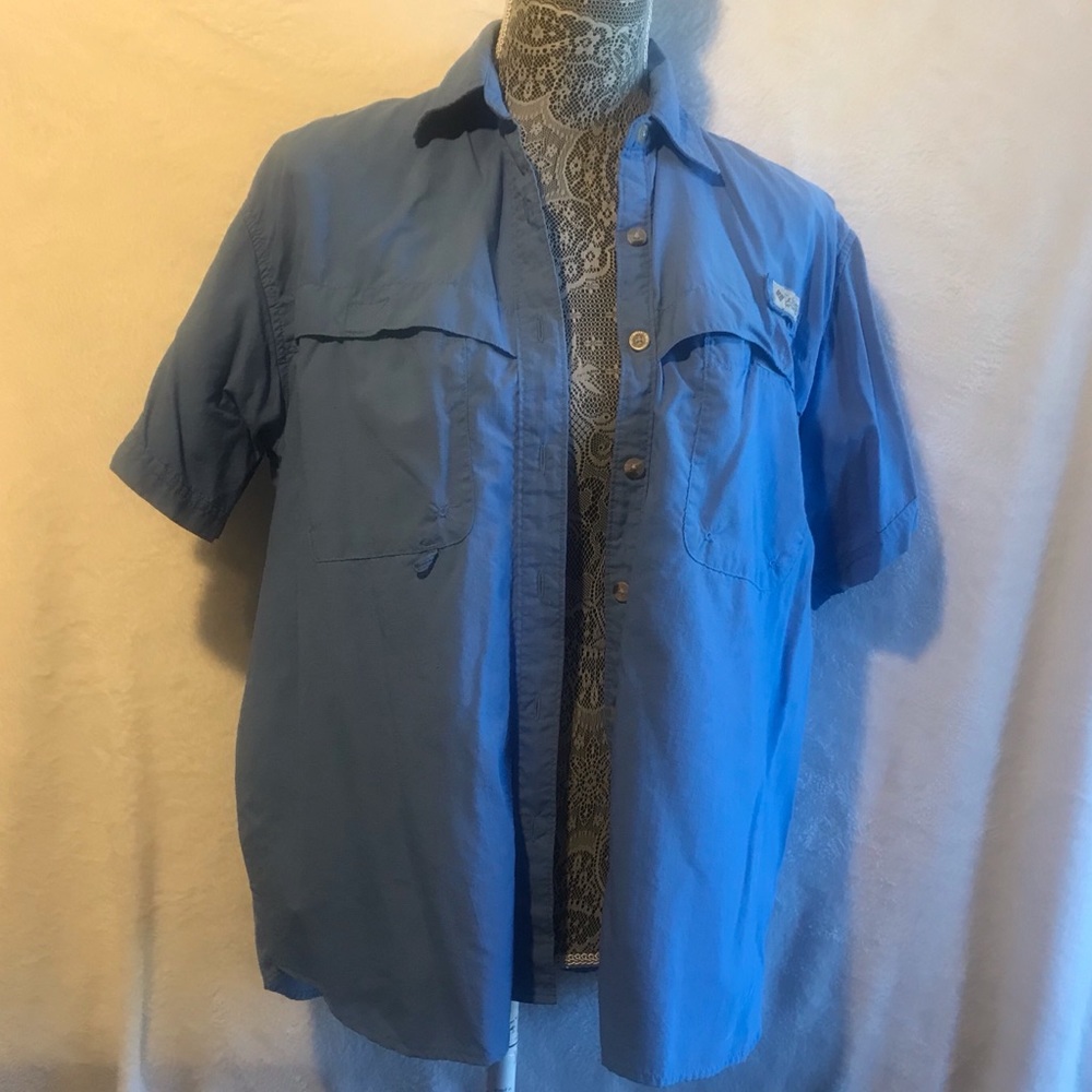 COLUMBIA short sleeved vented shirt